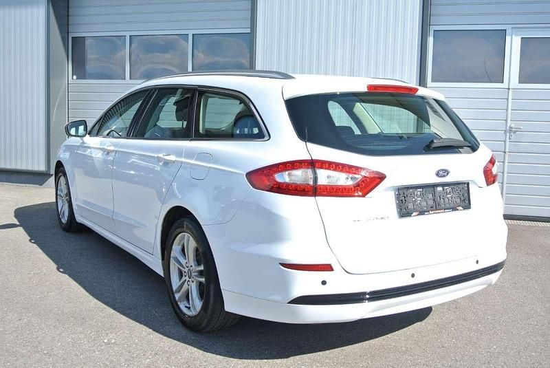 Gebraucht Ford Mondeo Titanium 120 PS (88 kW) 2015 Weiß Kombi