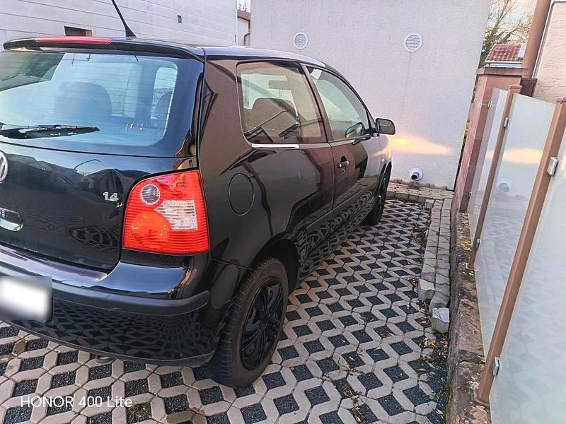 Gebraucht VW Polo 75 PS (55 kW) 2004 Schwarz Kleinwagen