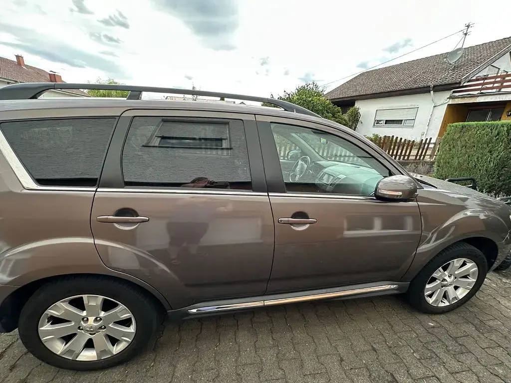 Gebraucht Mitsubishi Outlander Instyle 177 PS (130 kW) 2011 Braun SUV
