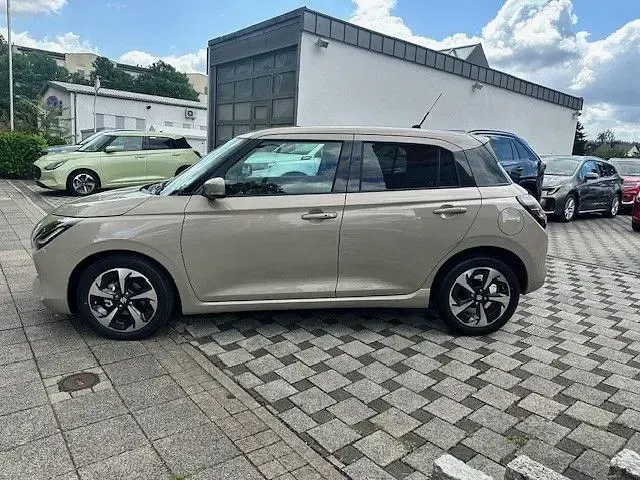 Neu Suzuki Swift Comfort+ 82 PS (60 kW) 2026 Beige Kleinwagen