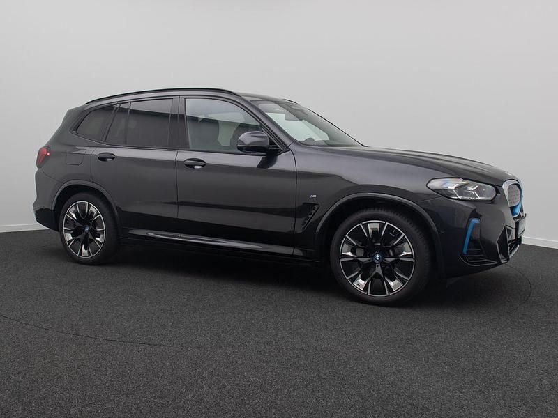 Gebraucht BMW iX3 Impressive 210 kW (286 PS) 2022 Schwarz SUV
