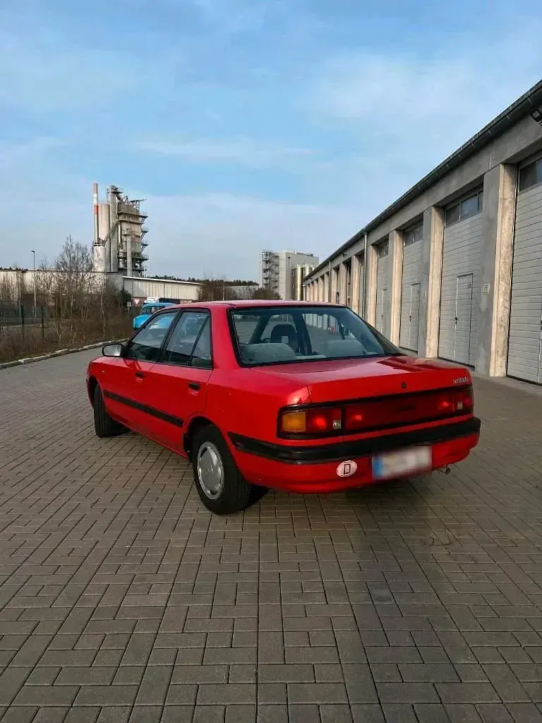 Gebraucht Mazda 323S 84 PS (61 kW) 1991 Rot Limousine