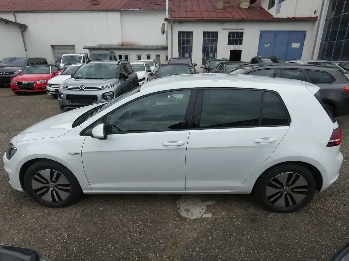 Używany VW e-Golf 85 kW (116 KM) 2014 Biały Hatchback