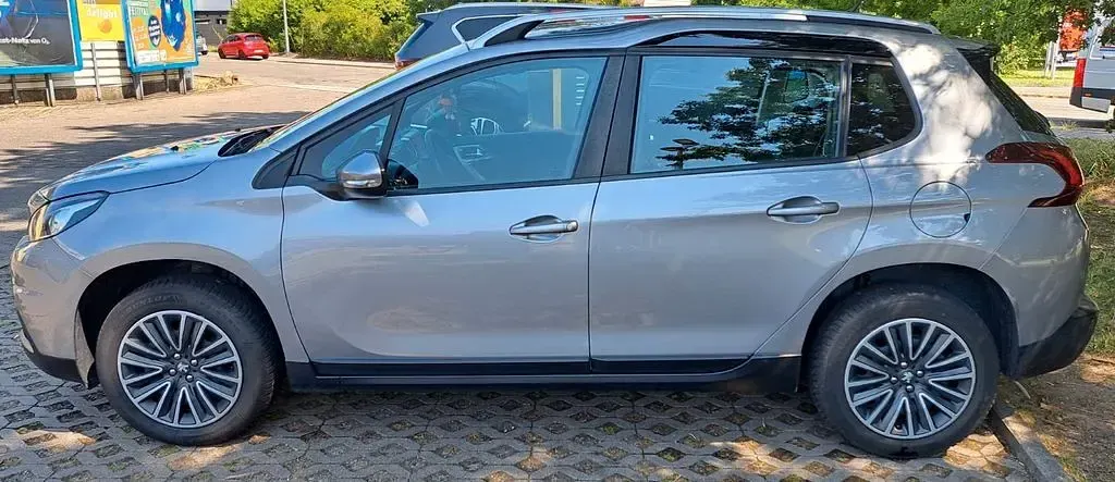 Gebraucht Peugeot 2008 Active 83 PS (61 kW) 2018 Silber SUV