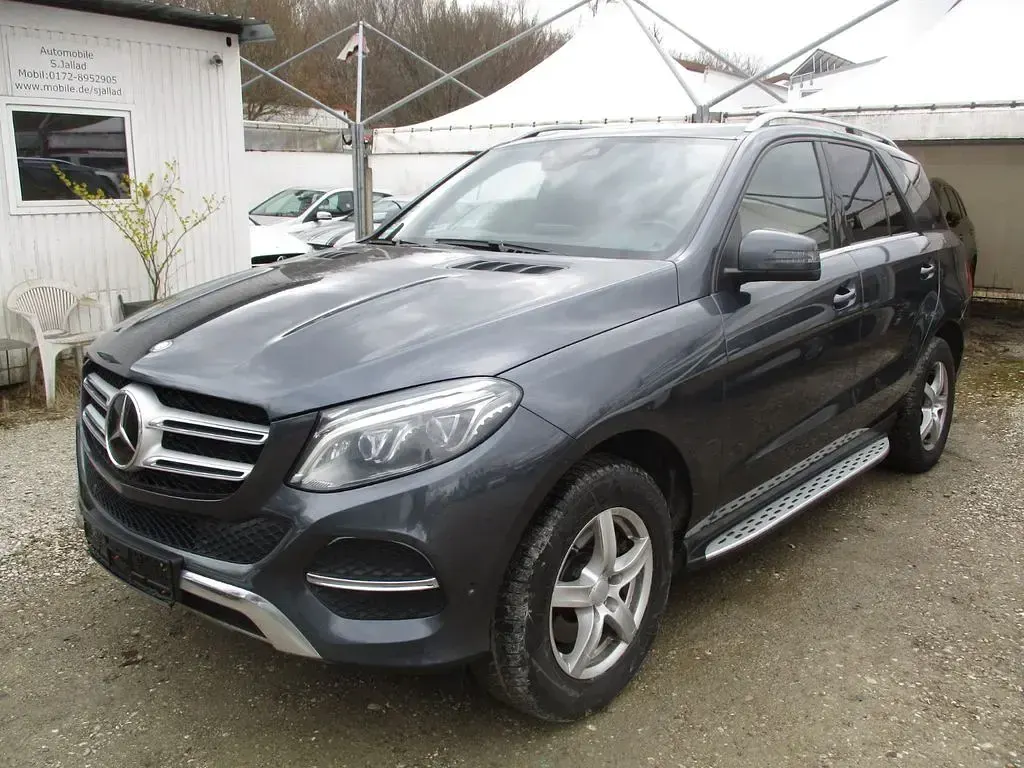Gebraucht Mercedes GLE250 204 PS (150 kW) 2016 Grau SUV