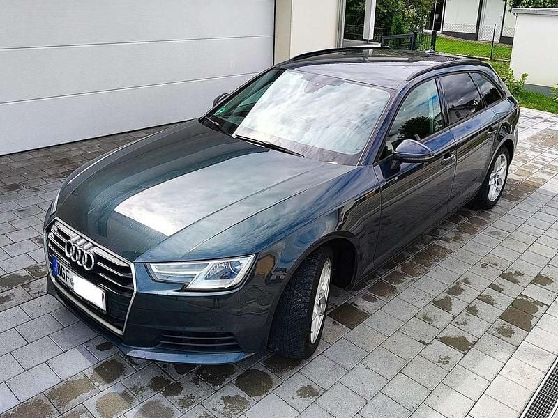 Grau Gebraucht 2016 Audi A4 Kombi | 13.900 € (Guter Preis) - Bild 1/4