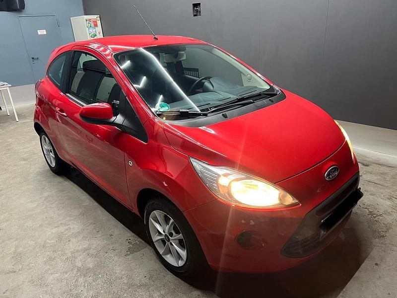 Gebraucht Ford Ka 69 PS (50 kW) 2014 Rot Kleinwagen