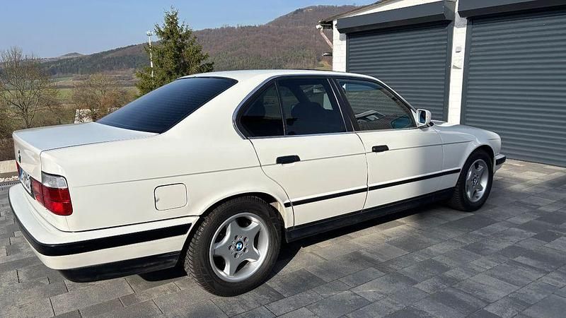 Gebraucht BMW 520 Performance 129 PS (94 kW) 1988 Weiß Limousine