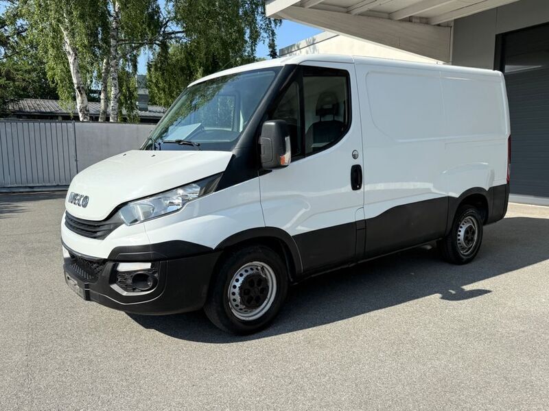 Weiß Gebraucht 2018 Iveco 35.12 Van | 12.000 € - Bild 1/4