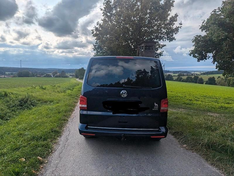 Gebraucht VW Multivan Highline 175 PS (128 kW) 2013 Blau Van