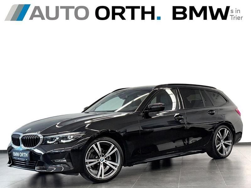 Saphirschwarz Gebraucht 2021 BMW 318 Sport Line Kombi | 30.900 € (Etwas zu teuer) - Bild 1/4