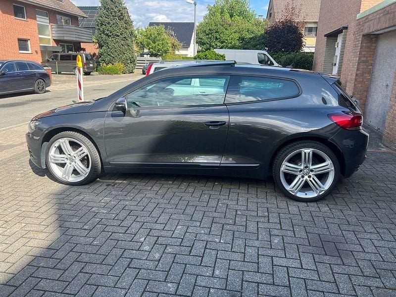 Second-hand VW Scirocco 140 CP (102 kW) 2009 Gri Coupe