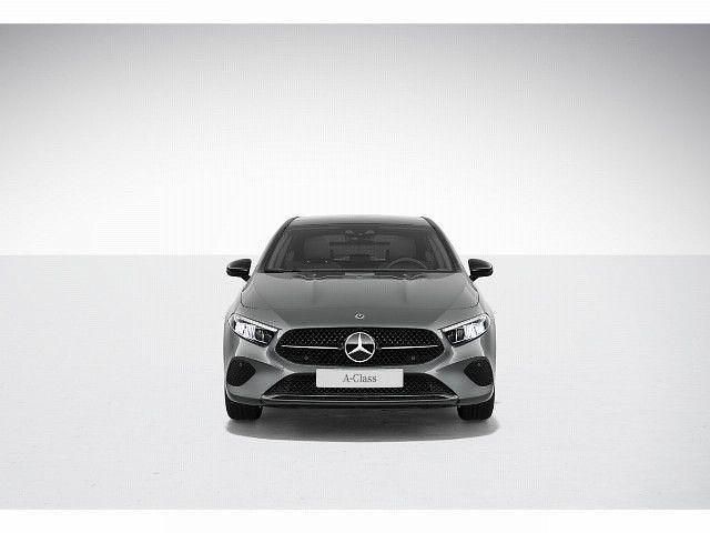 Grau Gebraucht 2024 Mercedes A180 Kleinwagen | 40.580 € - Bild 1/4