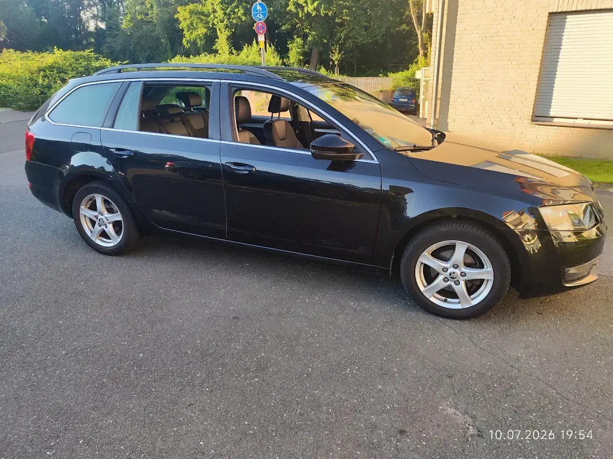 Gebraucht Skoda Octavia Style 110 PS (80 kW) 2015 Schwarz Kombi