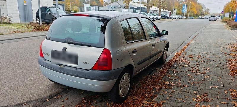 Grau Gebraucht 1999 Renault Clio II Kleinwagen | 2.350 € (Fairer Preis) - Bild 1/4