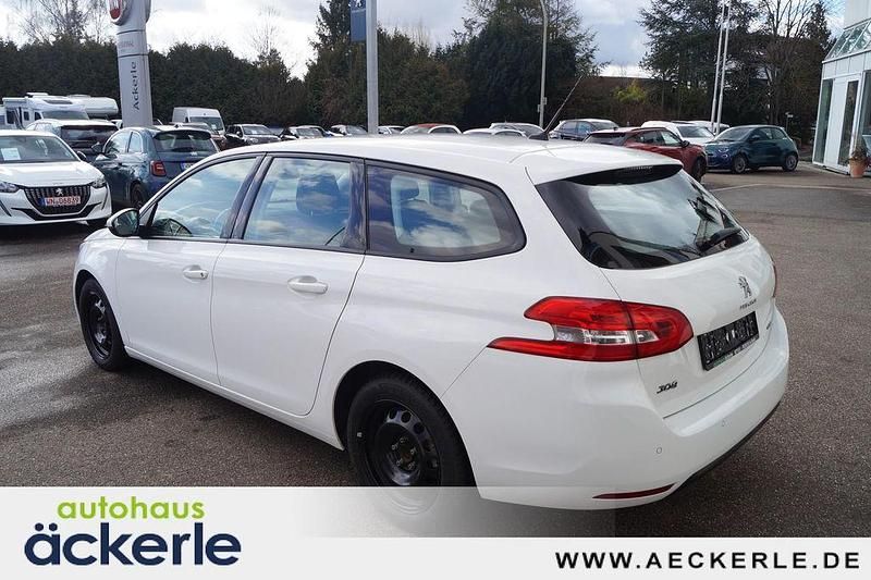 Gebraucht Peugeot 308 SW Active 131 PS (96 kW) 2017 Weiß Kombi