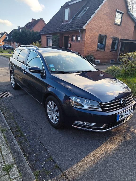Gebraucht VW Passat Comfortline 140 PS (102 kW) 2011 Blau Kombi