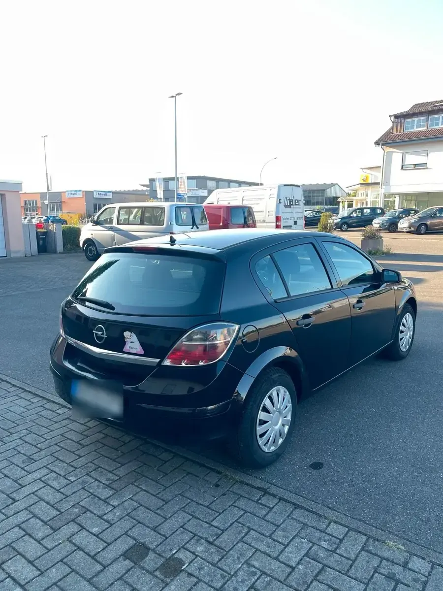 Gebraucht Opel Astra 89 PS (65 kW) 2009 Schwarz Kleinwagen