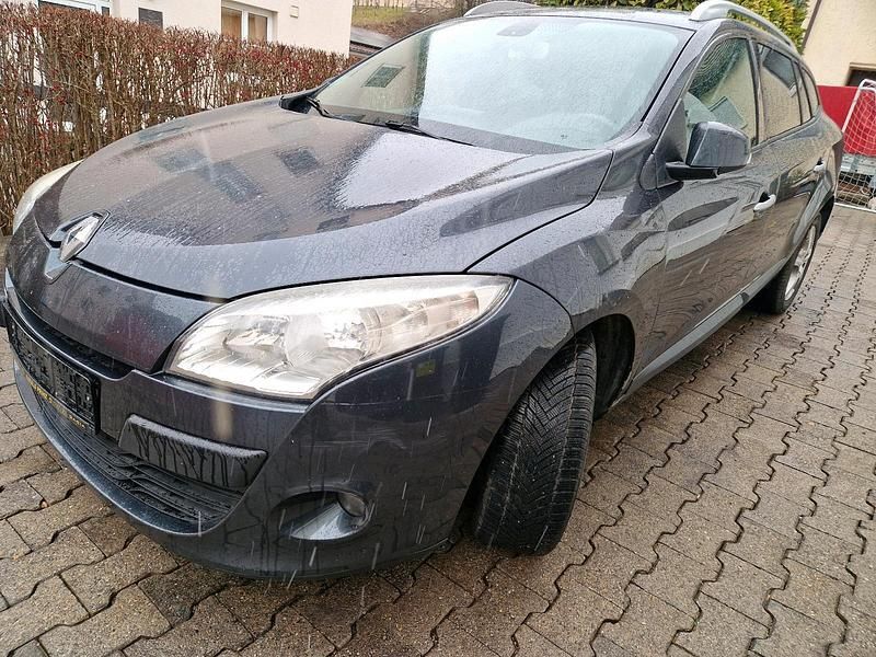 Schwarz Gebraucht 2009 Renault Mégane Limousine | 3.050 € (Etwas zu teuer) - Bild 1/4