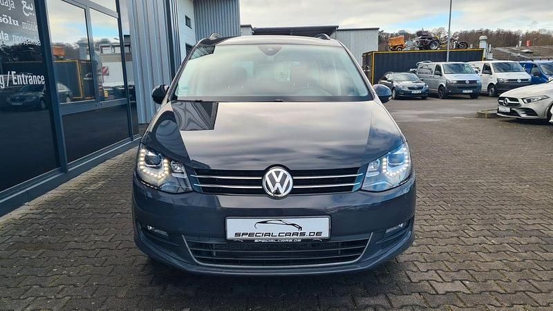Gebraucht VW Sharan Comfortline 150 PS (110 kW) 2019 Grau Van / Kleinbus