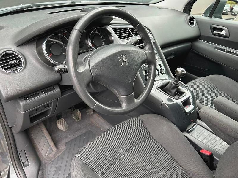 Gebraucht Peugeot 5008 Active 114 PS (83 kW) 2015 Grau Van / Kleinbus