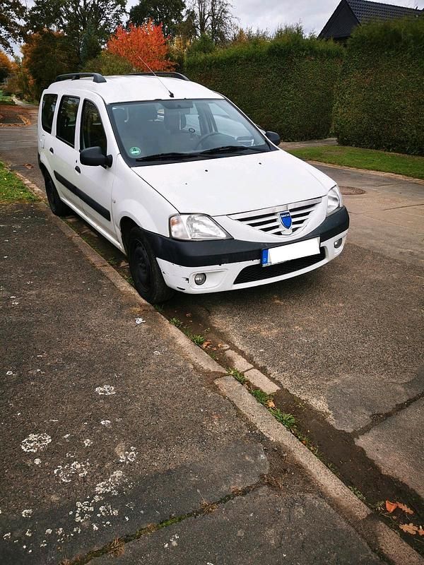 Weiß Gebraucht 2009 Dacia Logan Limousine | 850 € (Guter Preis) - Bild 1/2