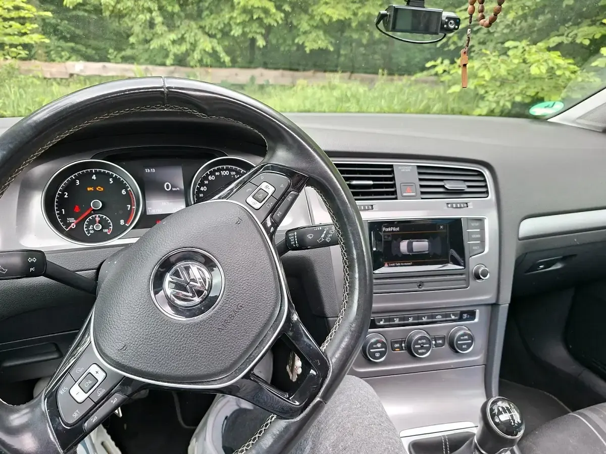 Gebraucht VW Golf VII LOUNGE 125 PS (91 kW) 2015 Schwarz Kombi