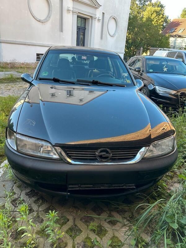 Schwarz Gebraucht 1999 Opel Vectra Limousine | 550 € (Superpreis) - Bild 1/4