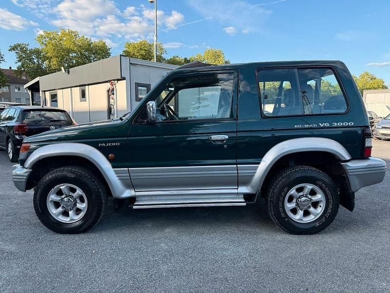 Blau Gebraucht 1997 Mitsubishi Pajero SUV | 4.950 € - Bild 1/4