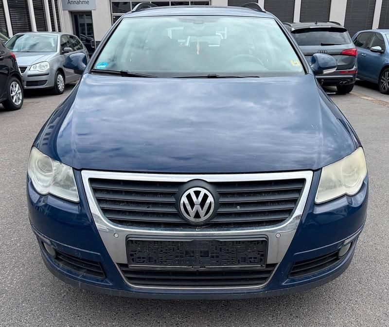Gebraucht VW Passat 140 PS (102 kW) 2009 Blau Kombi