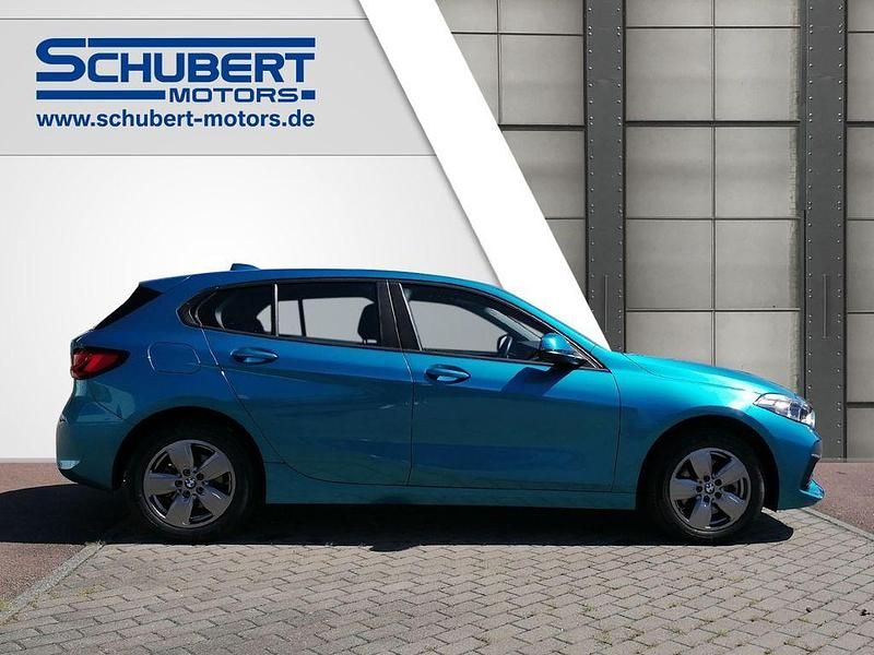 Gebraucht BMW 118 Advantage 140 PS (102 kW) 2024 Snapper rocks blue metallic Kleinwagen