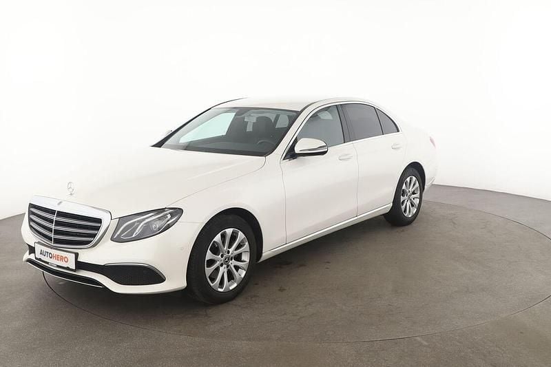 Weiß Gebraucht 2018 Mercedes E200 Exclusive Limousine | 27.590 € (Fairer Preis) - Bild 1/3
