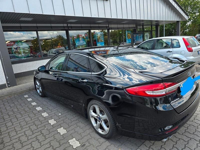 Schwarz Gebraucht 2017 Ford Fusion Limousine | 10.000 € - Bild 1/4