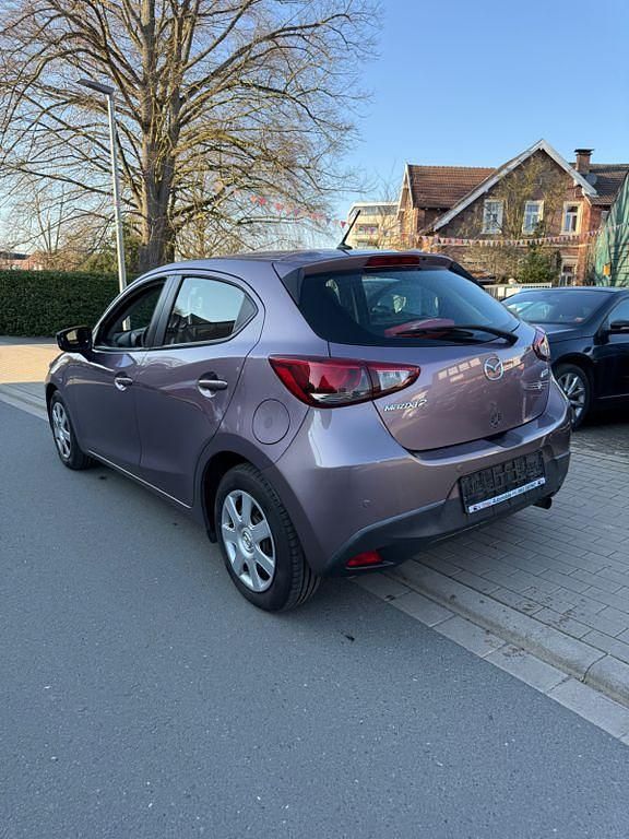 Gebraucht Mazda 2 Center-Line 75 PS (55 kW) 2015 Violett Limousine