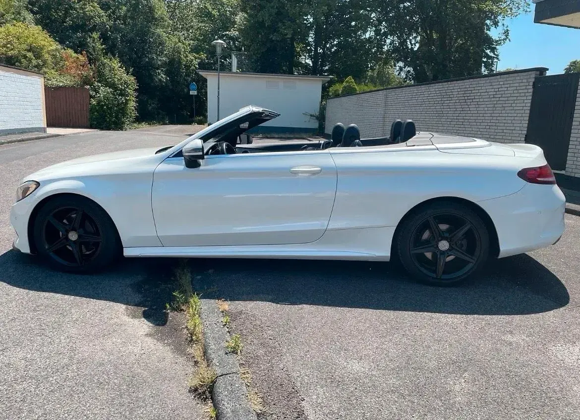 Gebraucht Mercedes C220 AMG line 170 PS (125 kW) 2017 Weiß Cabrio