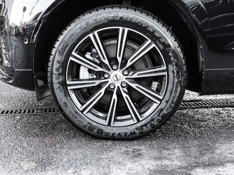 Gebraucht Volvo XC60 Plus 455 PS (334 kW) 2024 Onyx black/ metallic SUV