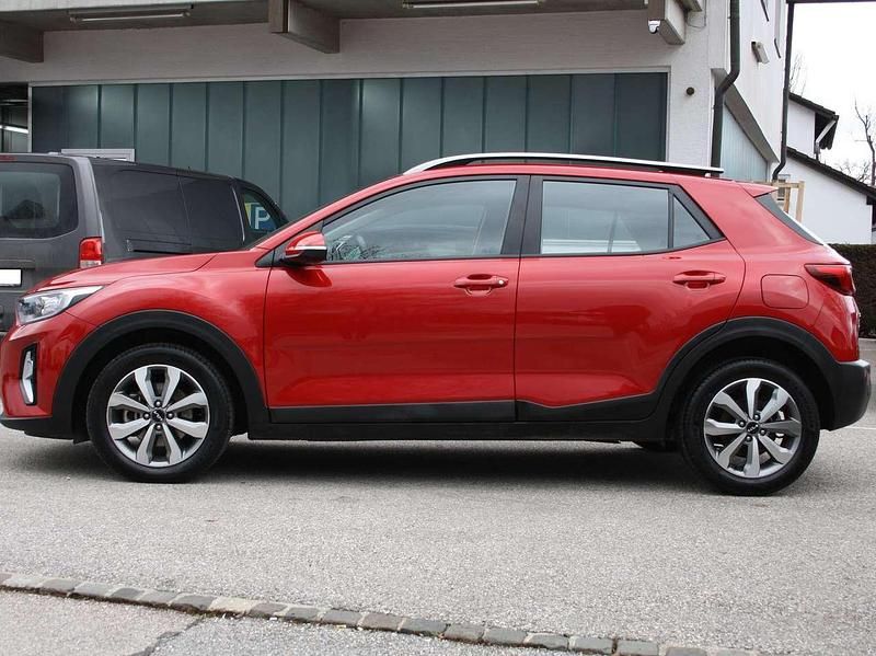 Gebraucht Kia Stonic Vision 101 PS (74 kW) 2023 Signal rot SUV