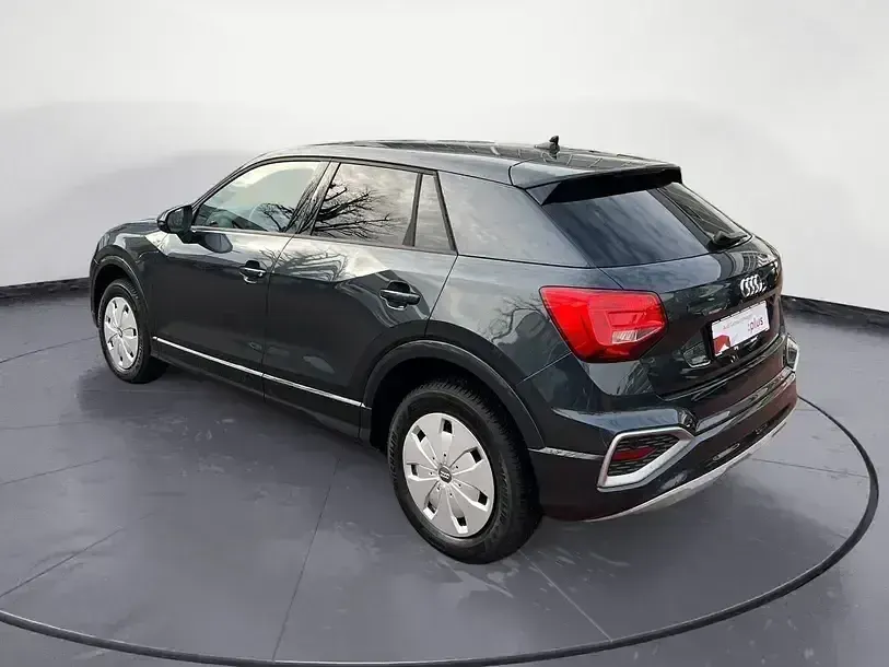 Używany Audi Q2 Advanced 150 KM (110 kW) 2025 Szary SUV