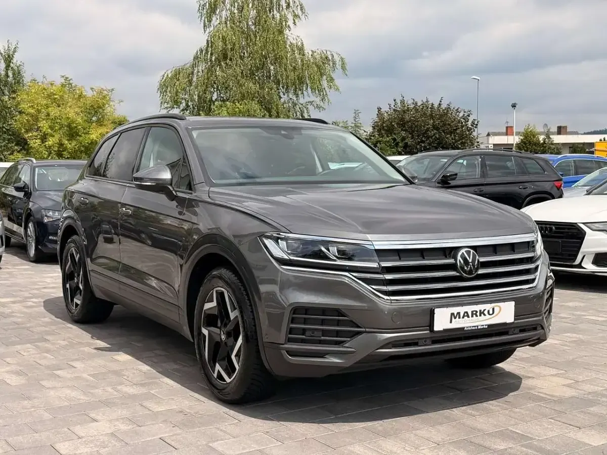 Gebraucht VW Touareg IQ Drive 231 PS (169 kW) 2025 Grau SUV