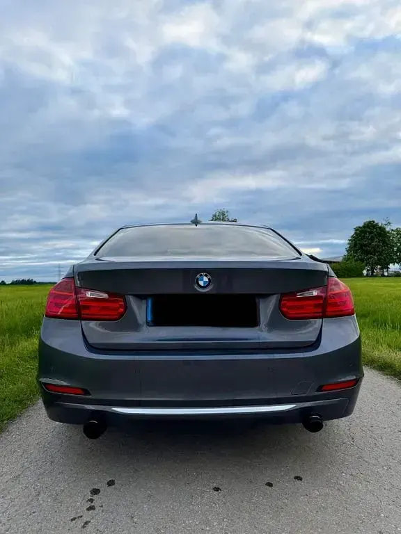 Gebraucht BMW 320 Efficient Dynamics 170 PS (125 kW) 2013 Braun Limousine