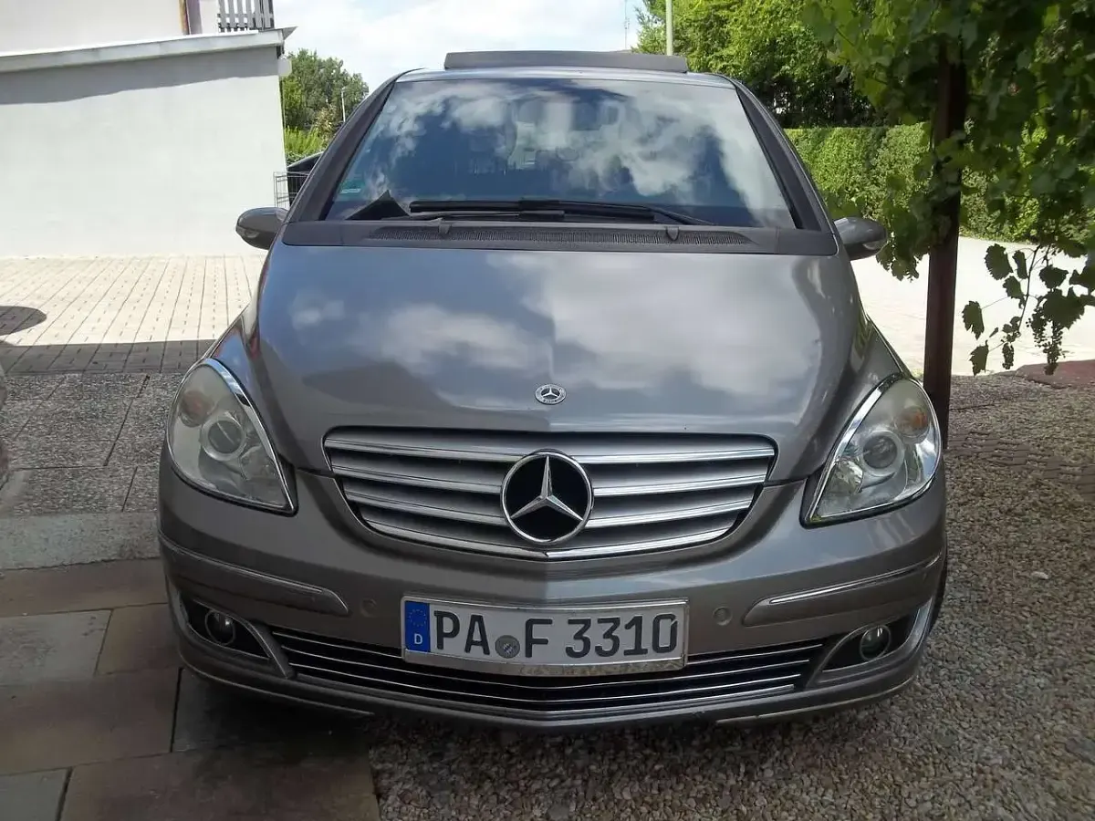 Gebraucht Mercedes B200 140 PS (102 kW) 2006 Silber Van / Kleinbus