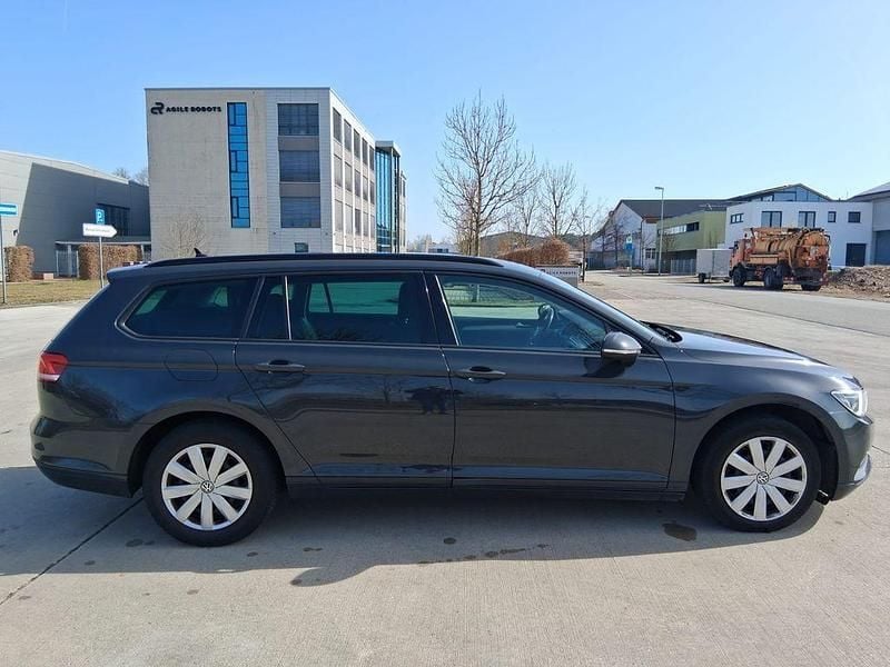 Gebraucht VW Passat Trendline 120 PS (88 kW) 2016 Grau Kombi