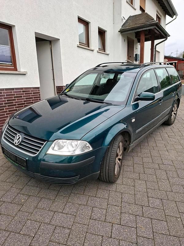 Gebraucht VW Passat 100 PS (73 kW) 2001 Grün Kombi
