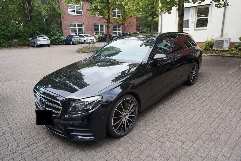 Schwarz Gebraucht 2019 Mercedes E450 Avantgarde Limousine | 35.000 € (Superpreis) - Bild 1/4