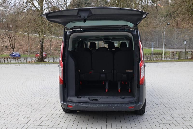 Gebraucht Ford Tourneo 130 PS (95 kW) 2016 Grau Van / Kleinbus