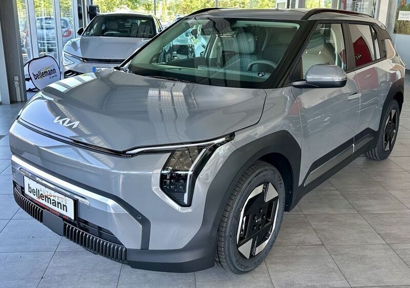 Grau Neu 2025 Kia EV3 4 SUV | 43.950 € (Fairer Preis) - Bild 1/4