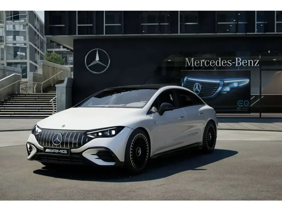Gebraucht Mercedes EQE AMG 43 Premium Plus 350 kW (476 PS) 2024 Designo opalithweiß bright Limousine