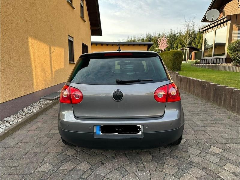 Gebraucht VW Golf VI 102 PS (75 kW) 2008 Grau Kleinwagen