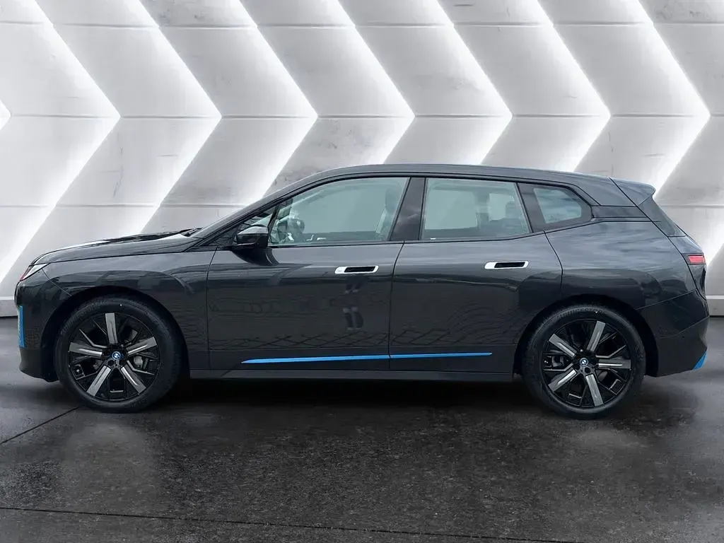 Gebraucht BMW iX 239 kW (326 PS) 2023 Silber SUV