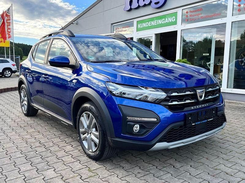 Blau Gebraucht 2021 Dacia Sandero Comfort Kleinwagen | 13.990 € (Fairer Preis) - Bild 1/4